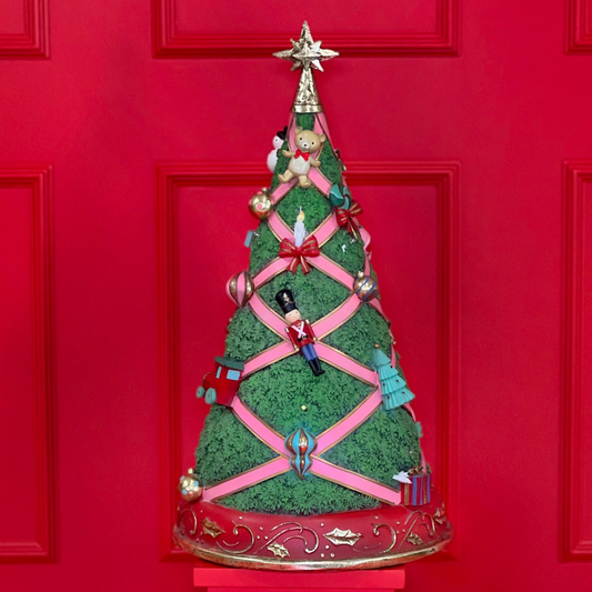 ÁRVORE COM LED E ENFEITES