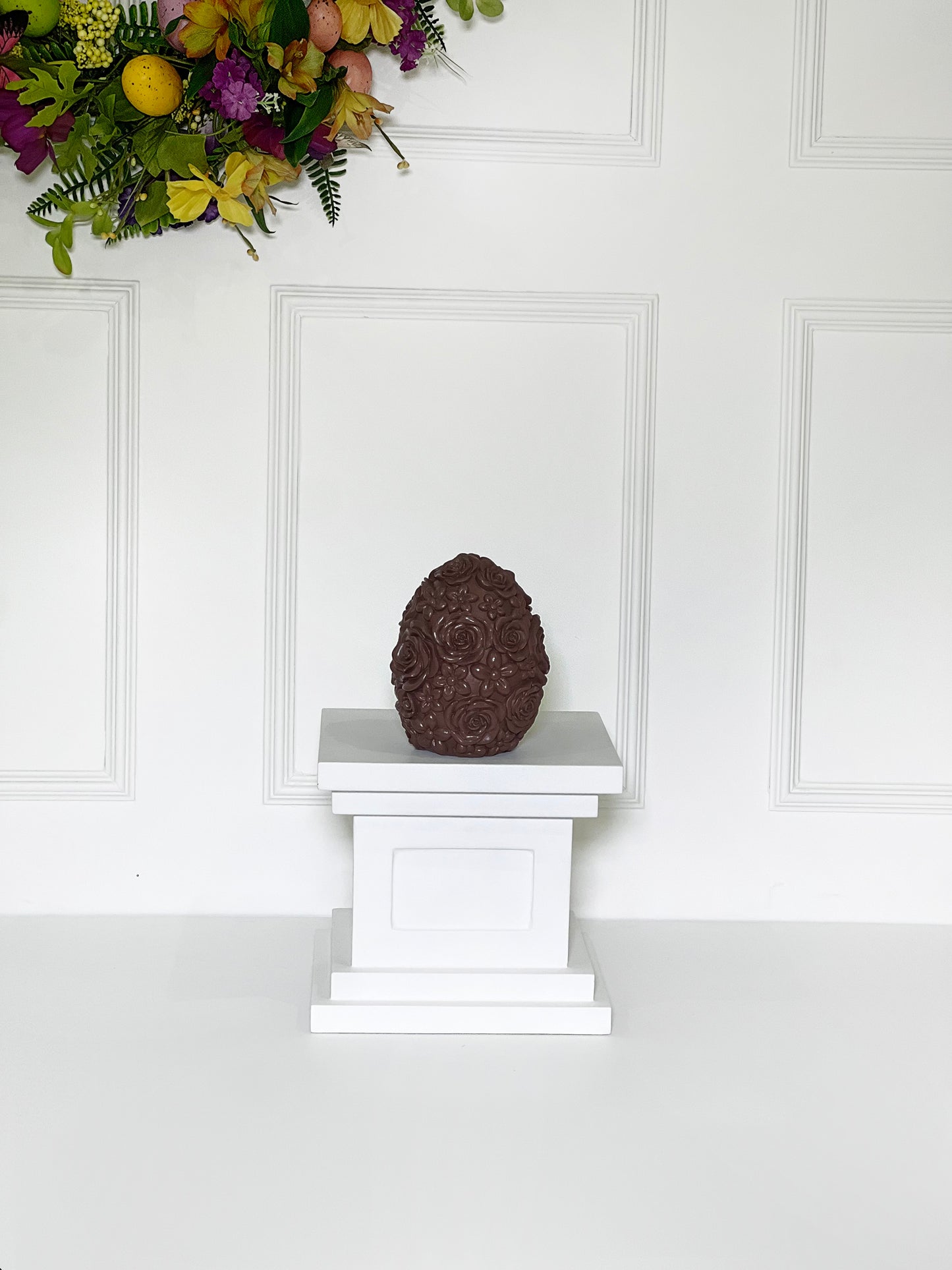 EGG FLORAL DECORATIVO DE CHOCOLATE