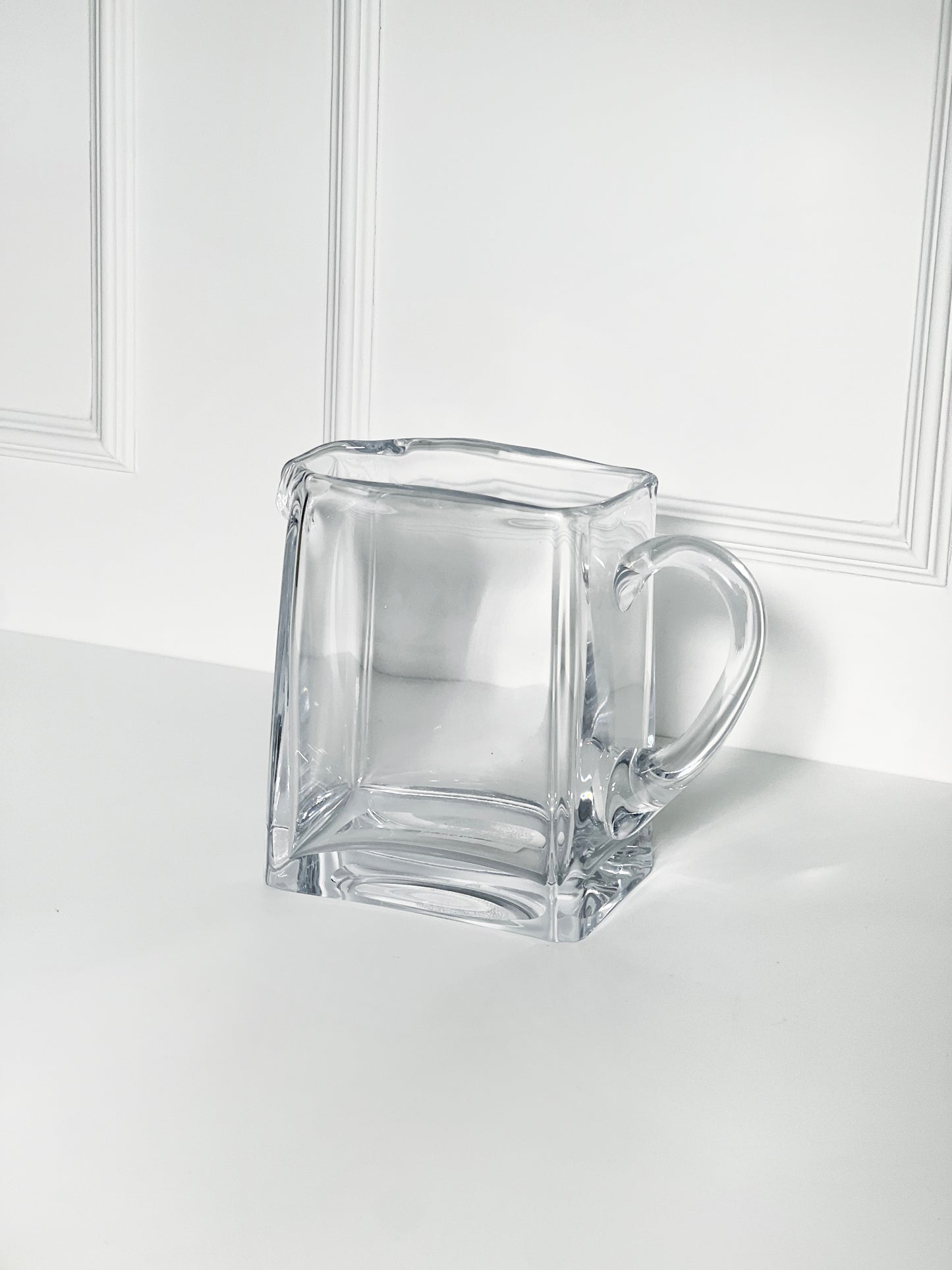 VASO QUADRADO EM FORMATO DE JARRA