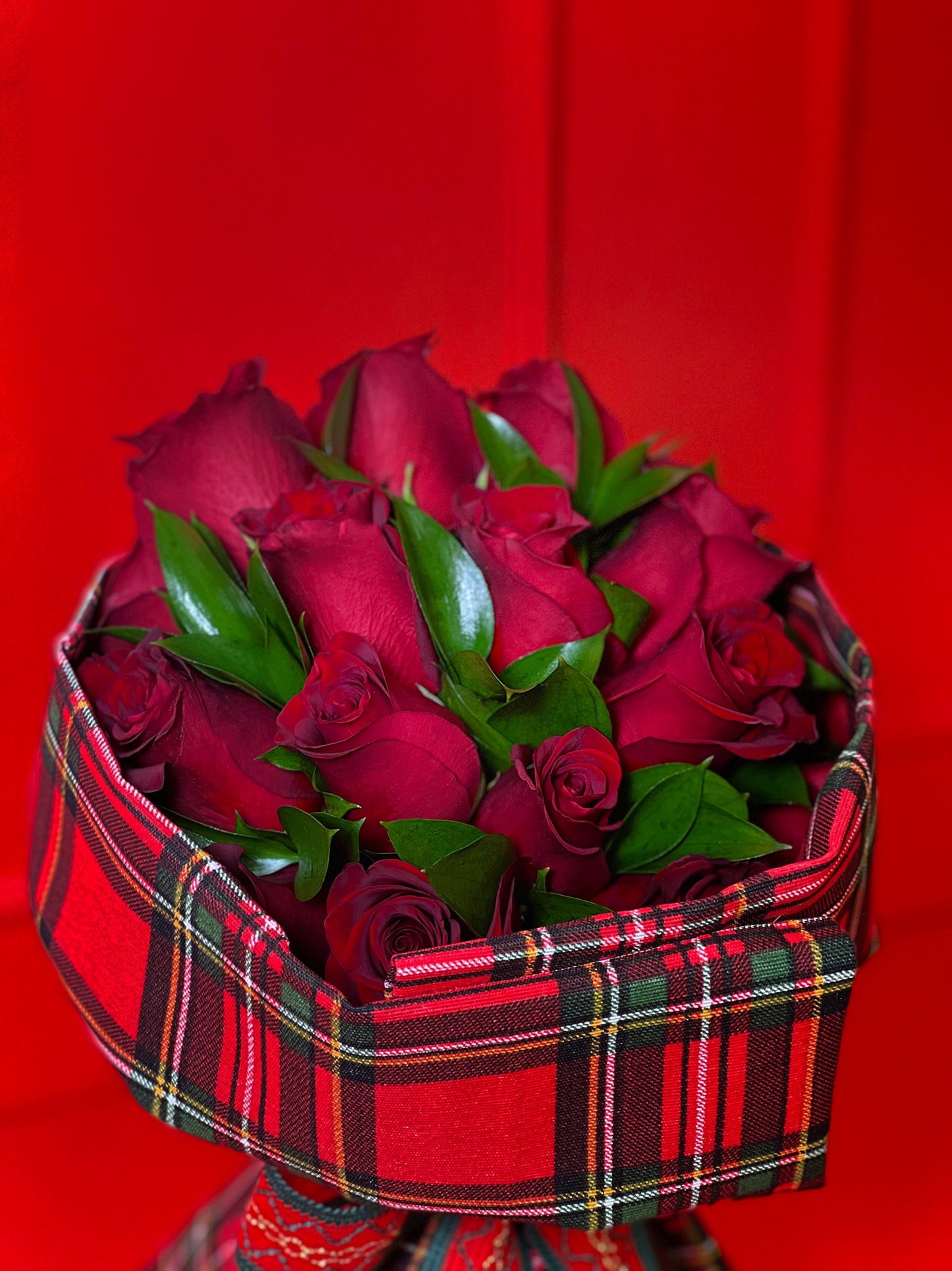 BOUQUET CLÁSSICO NATALÍCIO COM TECIDO