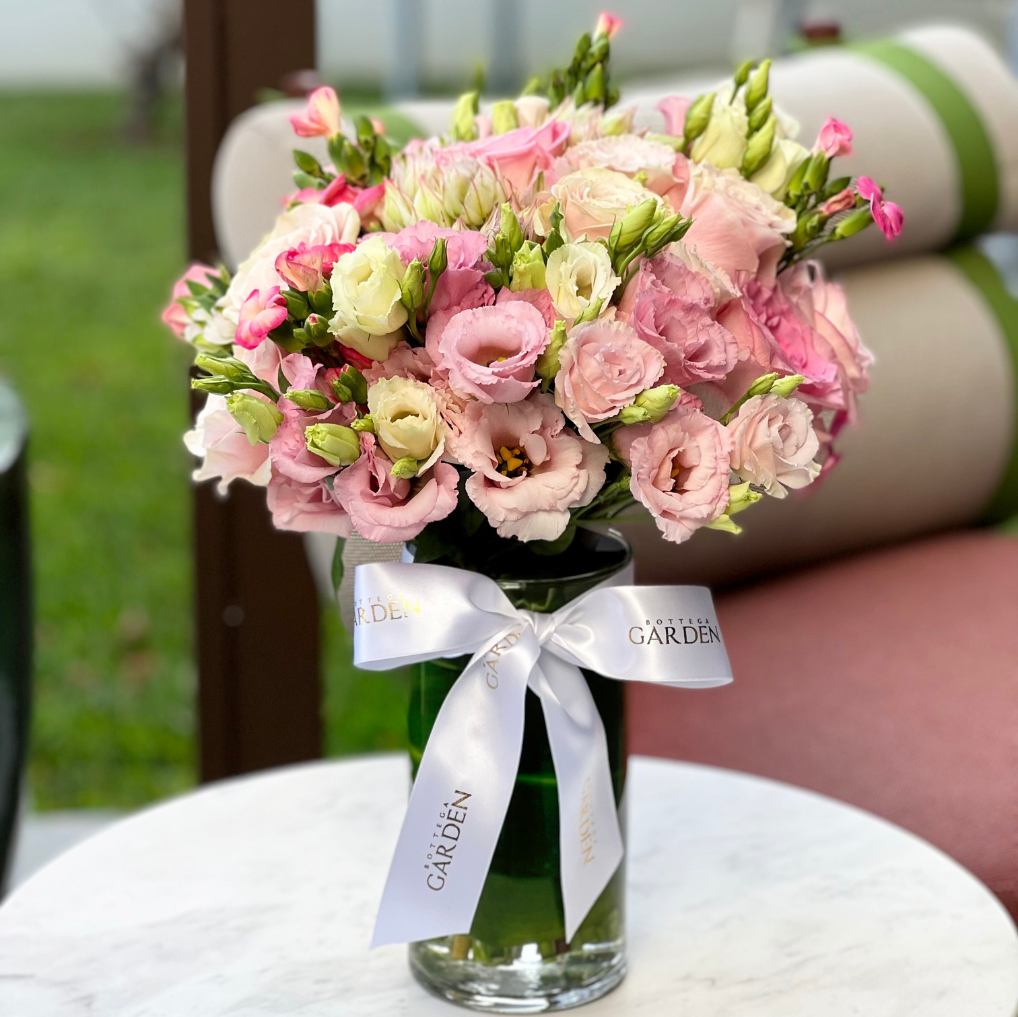 Bouquet Olivia com Vaso de Cristal