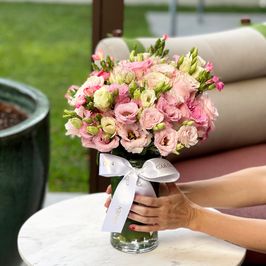 Bouquet Olivia com Vaso de Cristal