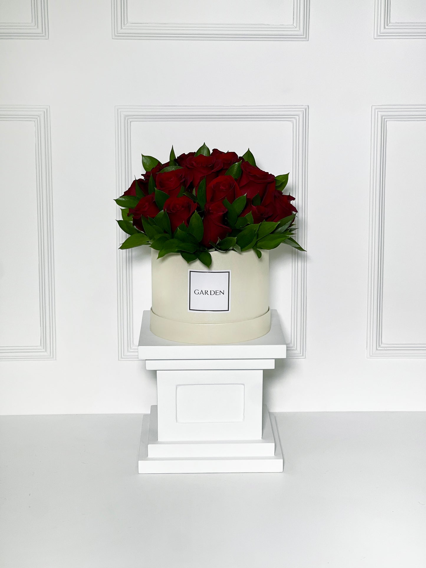 BOX CLÁSSICA COM ROSAS VERMELHAS