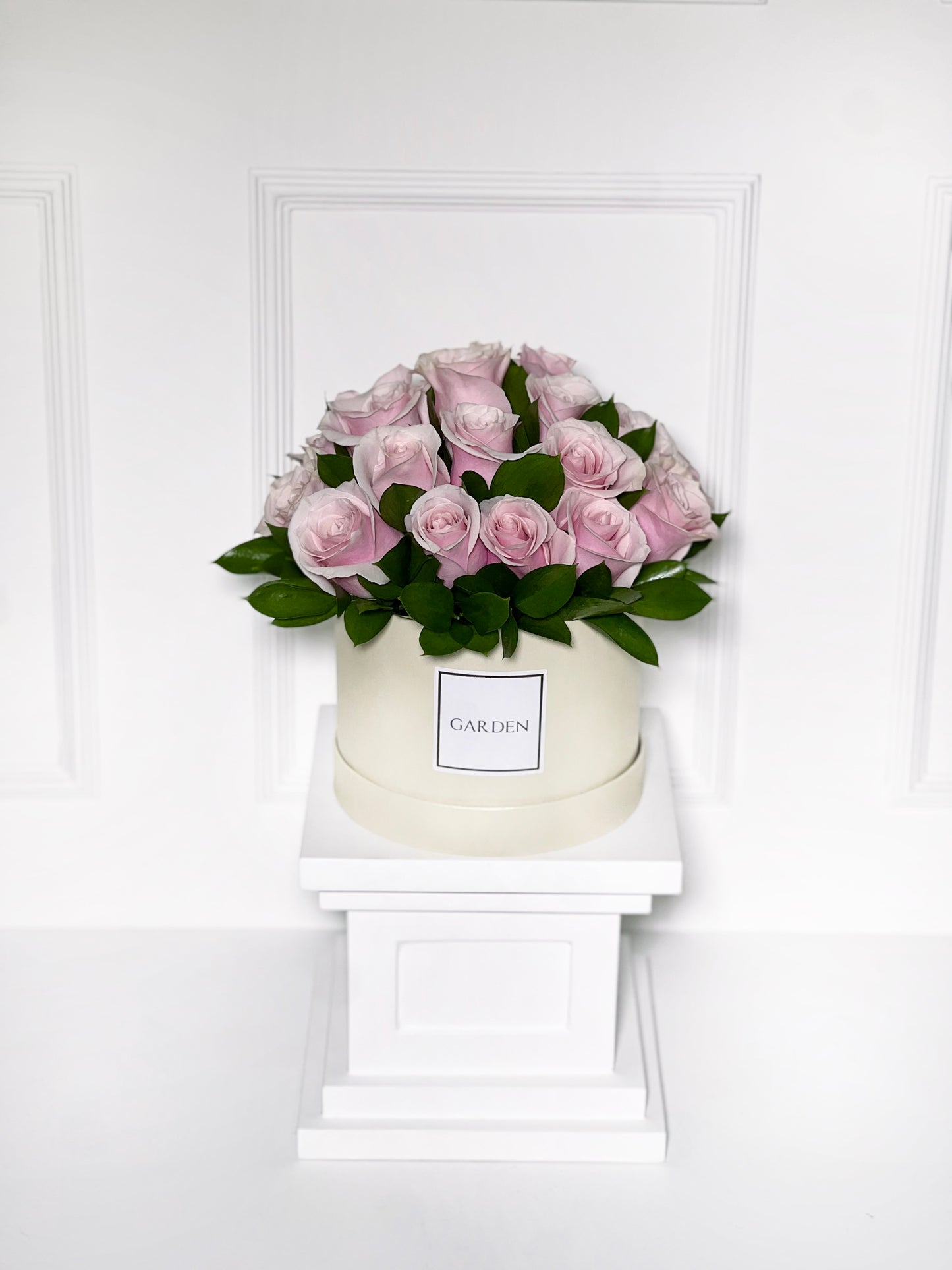 BOX CLÁSSICA COM ROSAS COR DE ROSA