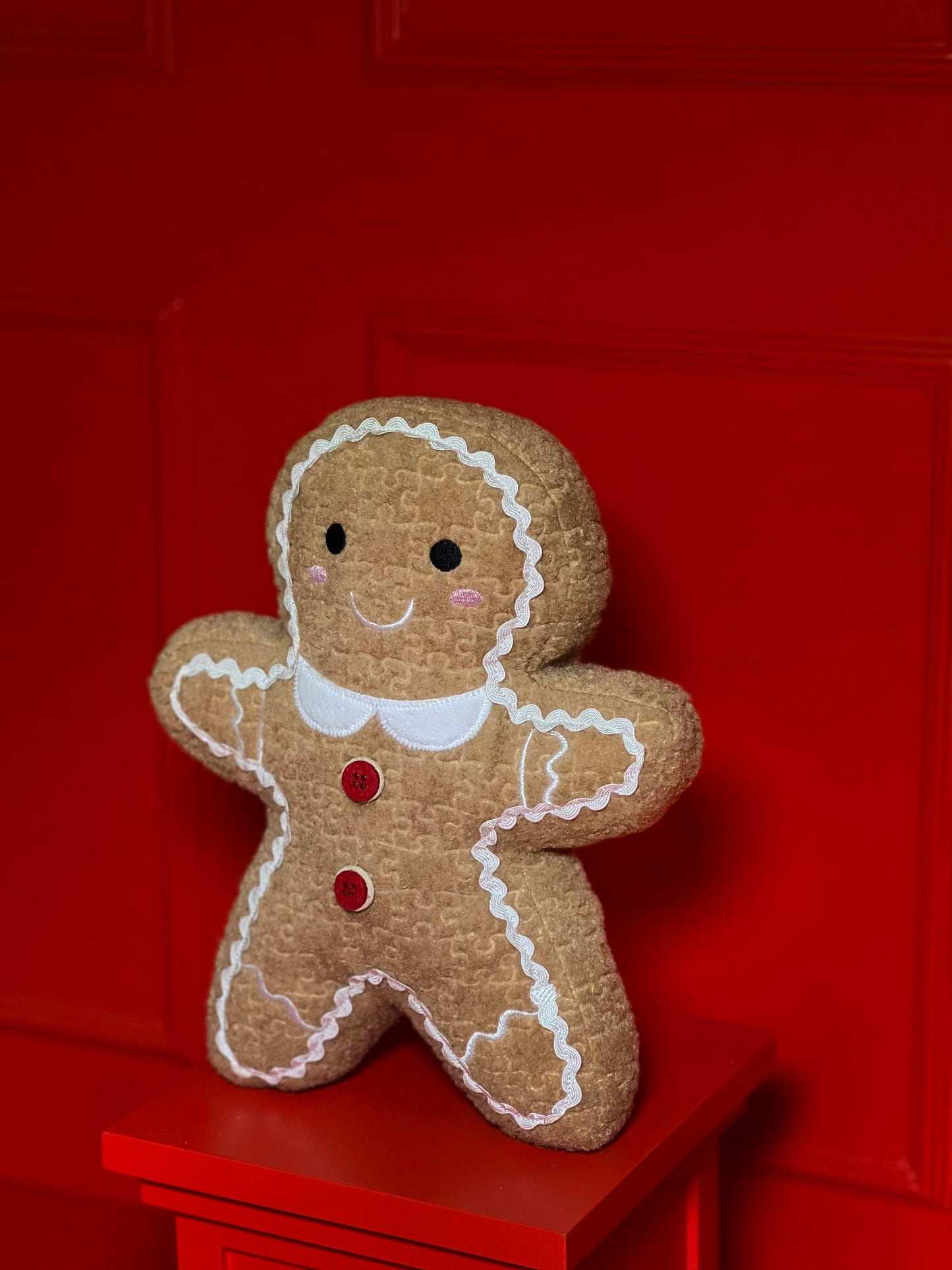 ALMOFADA DE PELÚCIA EM FORMATO DE COOKIE DE GENGIBRE