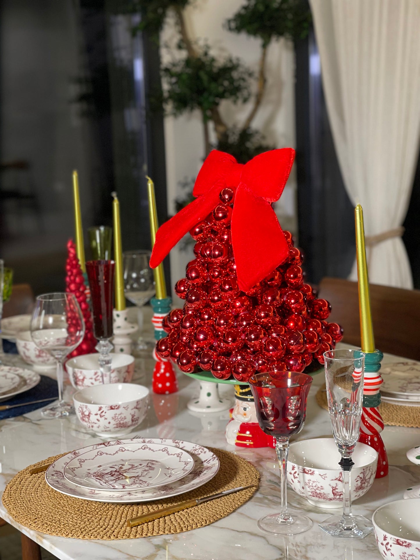 PRATO DE GRANDE ALMOÇO Ø 26 CM PORCELANA VERMELHA BEGE