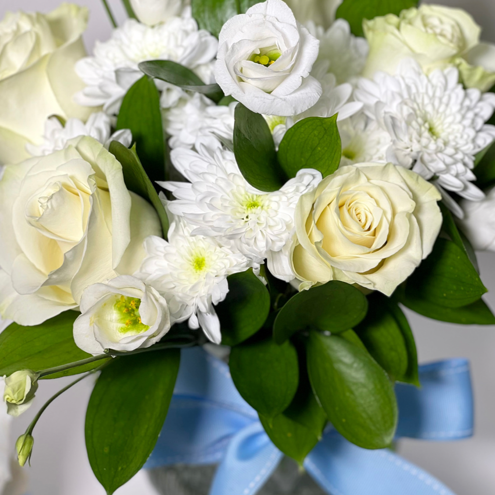 Bouquet Baby Blue Com Vaso de Cristal