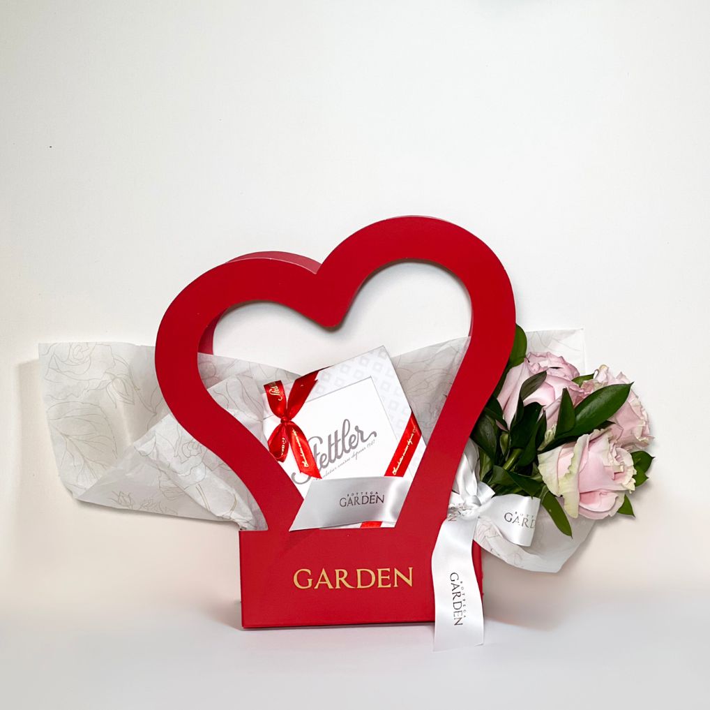BAG CORAÇÃO MINI BOUQUET E CAIXA DE BOMBONS DE LUXO STETTLER