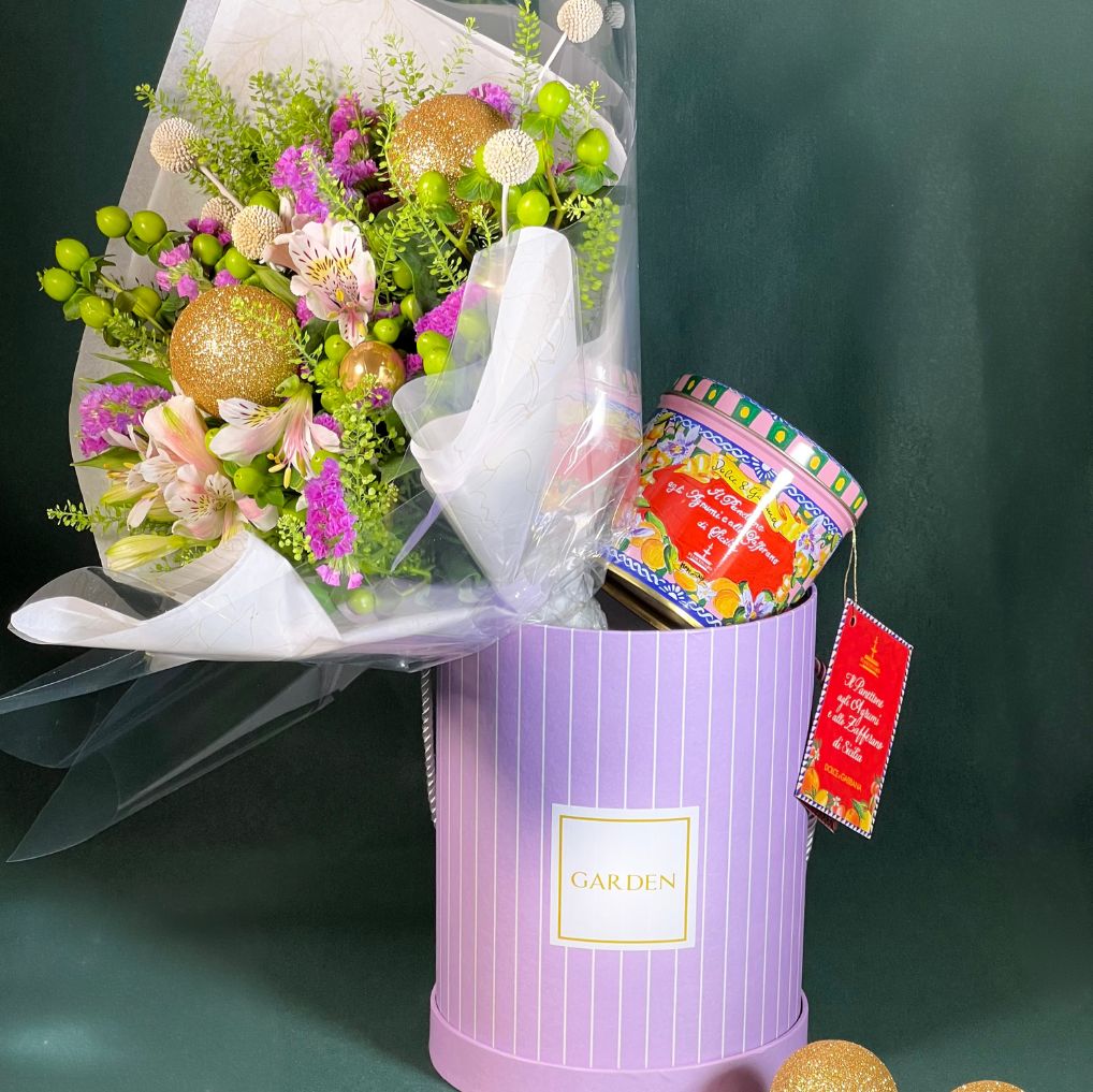 Box com Bouquet Happy Merry Christmas mini com Panetone Dolce & Gabbana