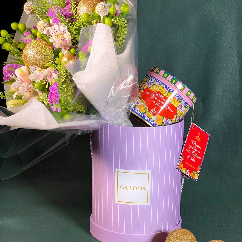 Box com Bouquet Happy Merry Christmas mini com Panetone Dolce & Gabbana