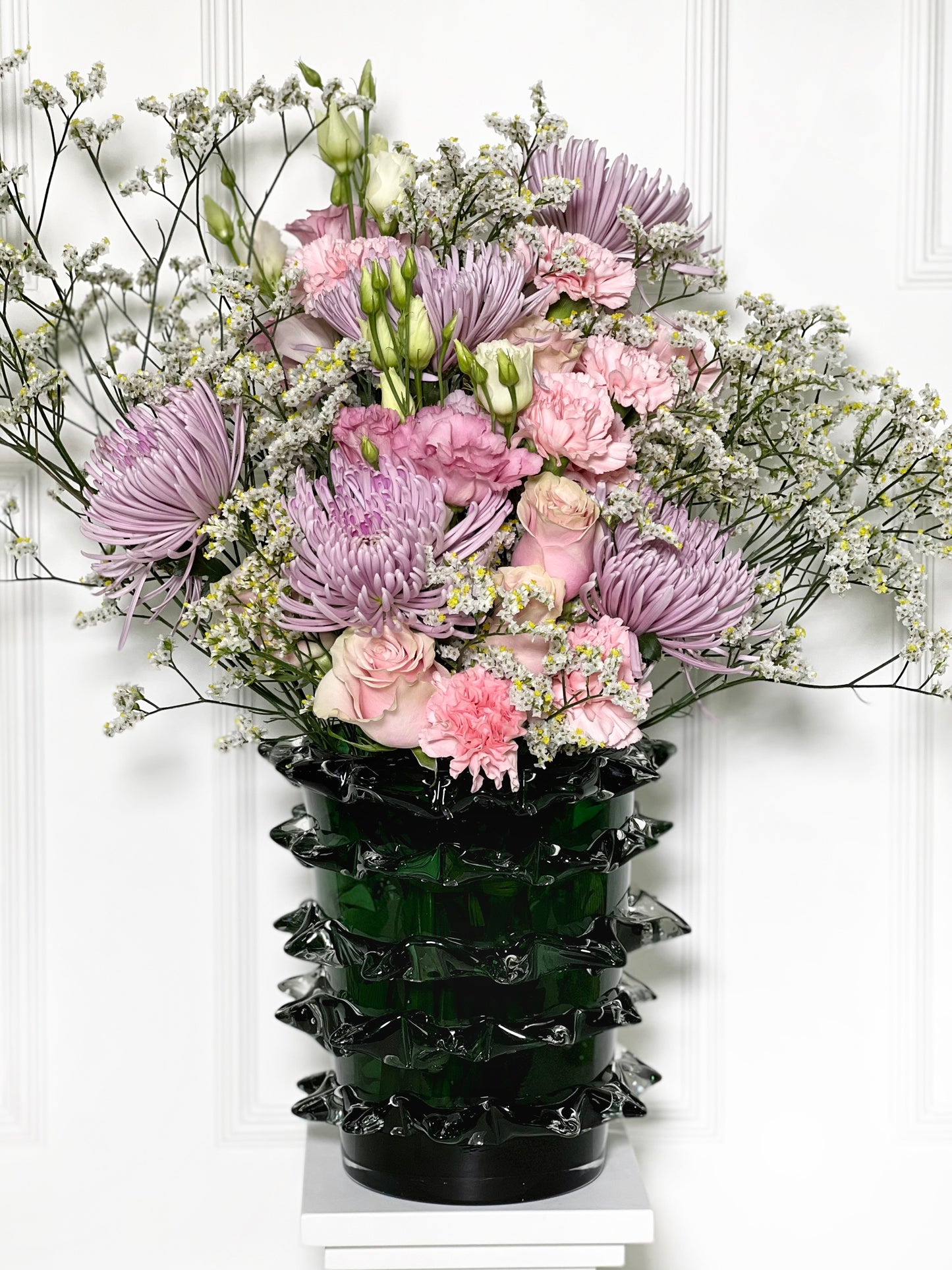 VASO DE MURANO SPARKLER DARK GREEN TAMANHO M COM ARRANJO CAMPESTRE PINK