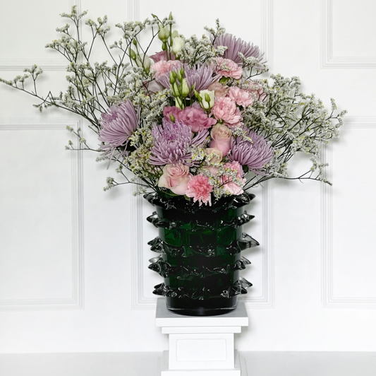 VASO DE MURANO SPARKLER DARK GREEN TAMANHO M COM ARRANJO CAMPESTRE PINK