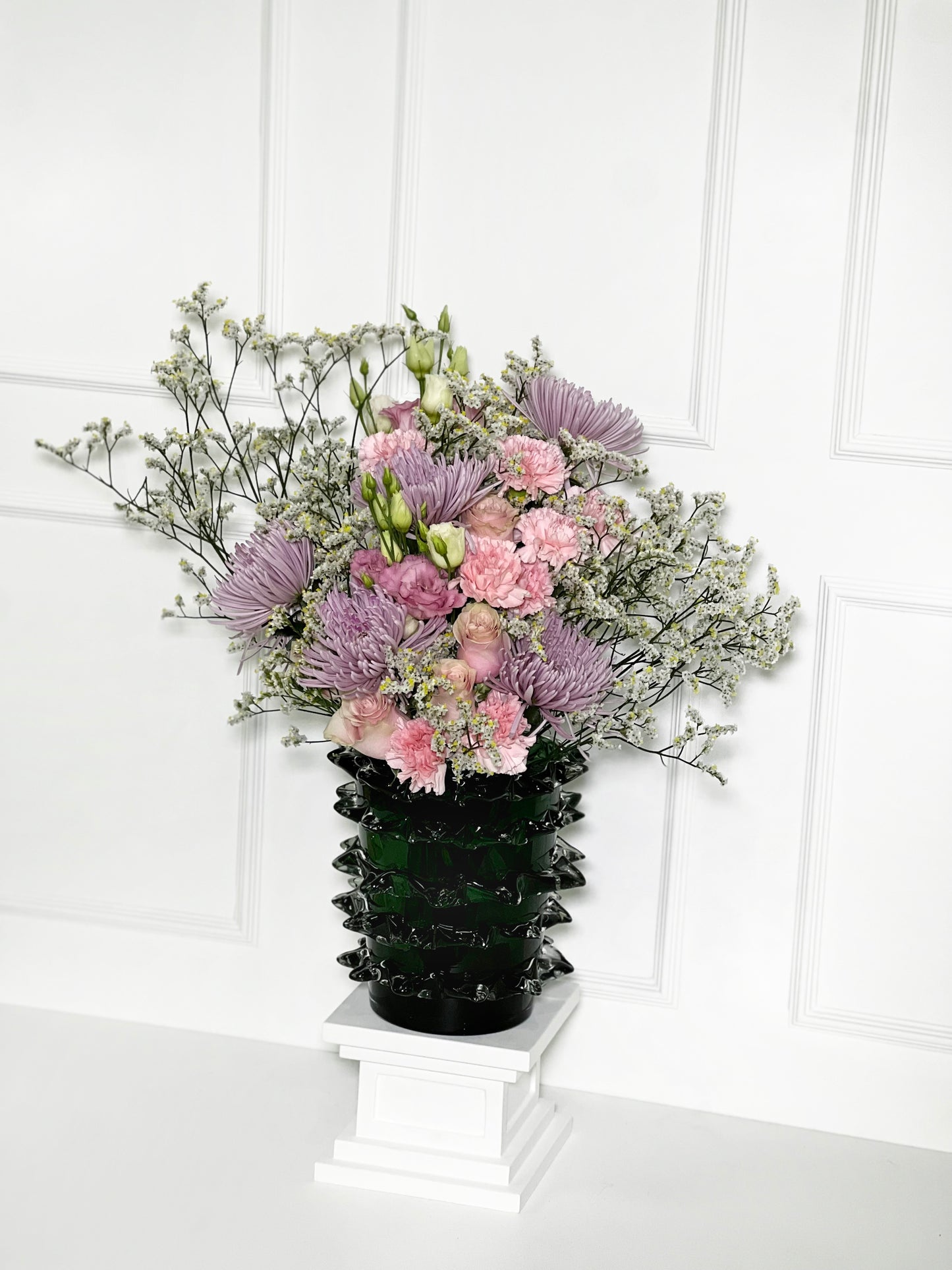 VASO DE MURANO SPARKLER DARK GREEN TAMANHO M COM ARRANJO CAMPESTRE PINK