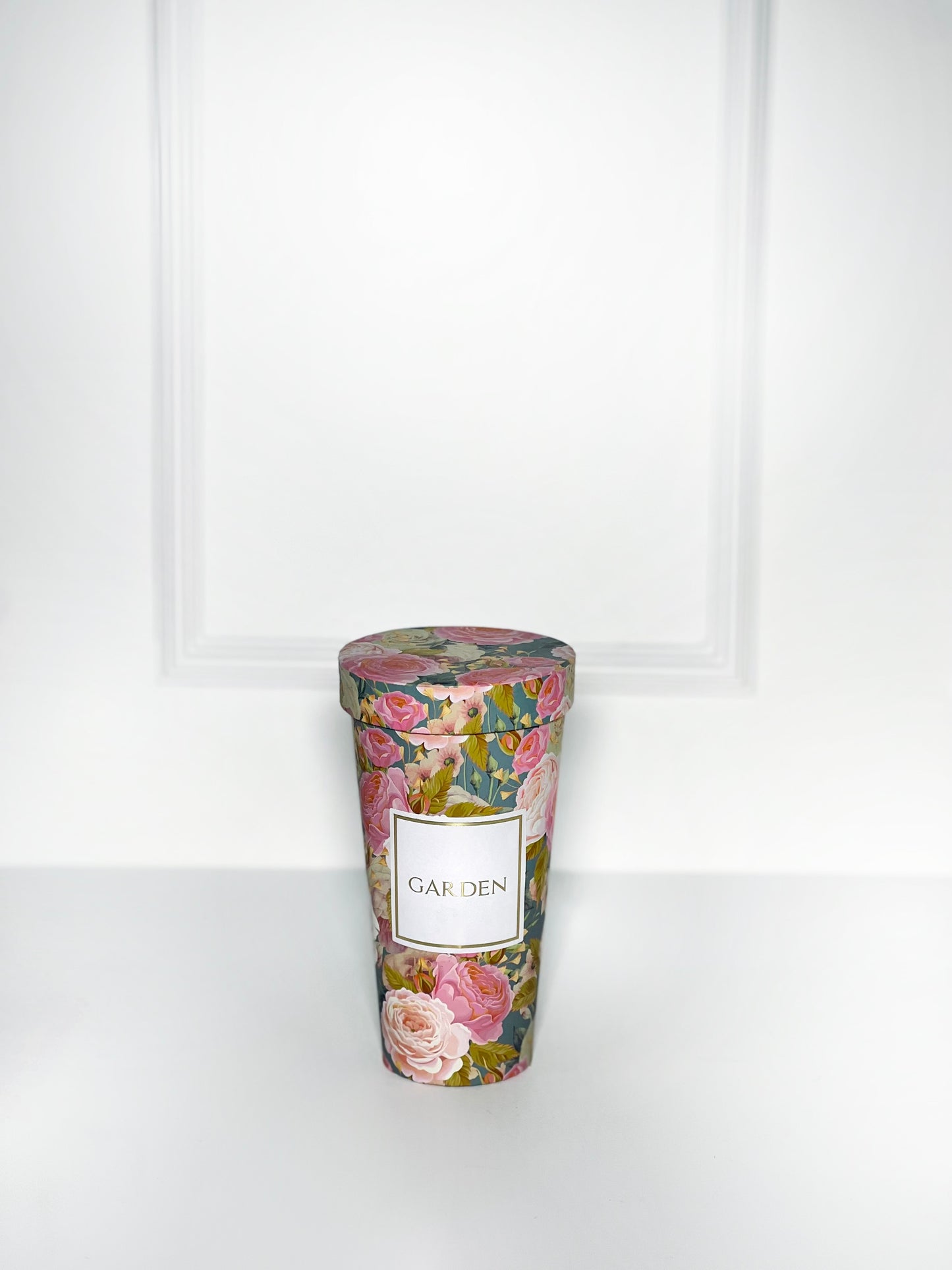 BOX FLORAL COM TRUFAS DE CHOCOLATE DARK E FRAMBOESA