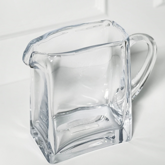 VASO QUADRADO EM FORMATO DE JARRA