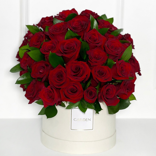 BOX WHITE CLASSIC COM 73 ROSAS VERMELHAS