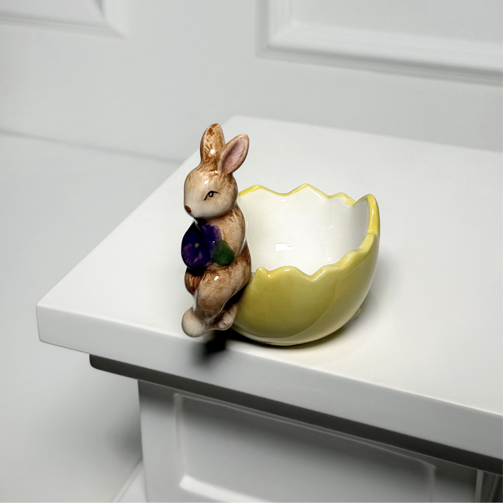 Porta-Ovos Decorativo com Coelhinho