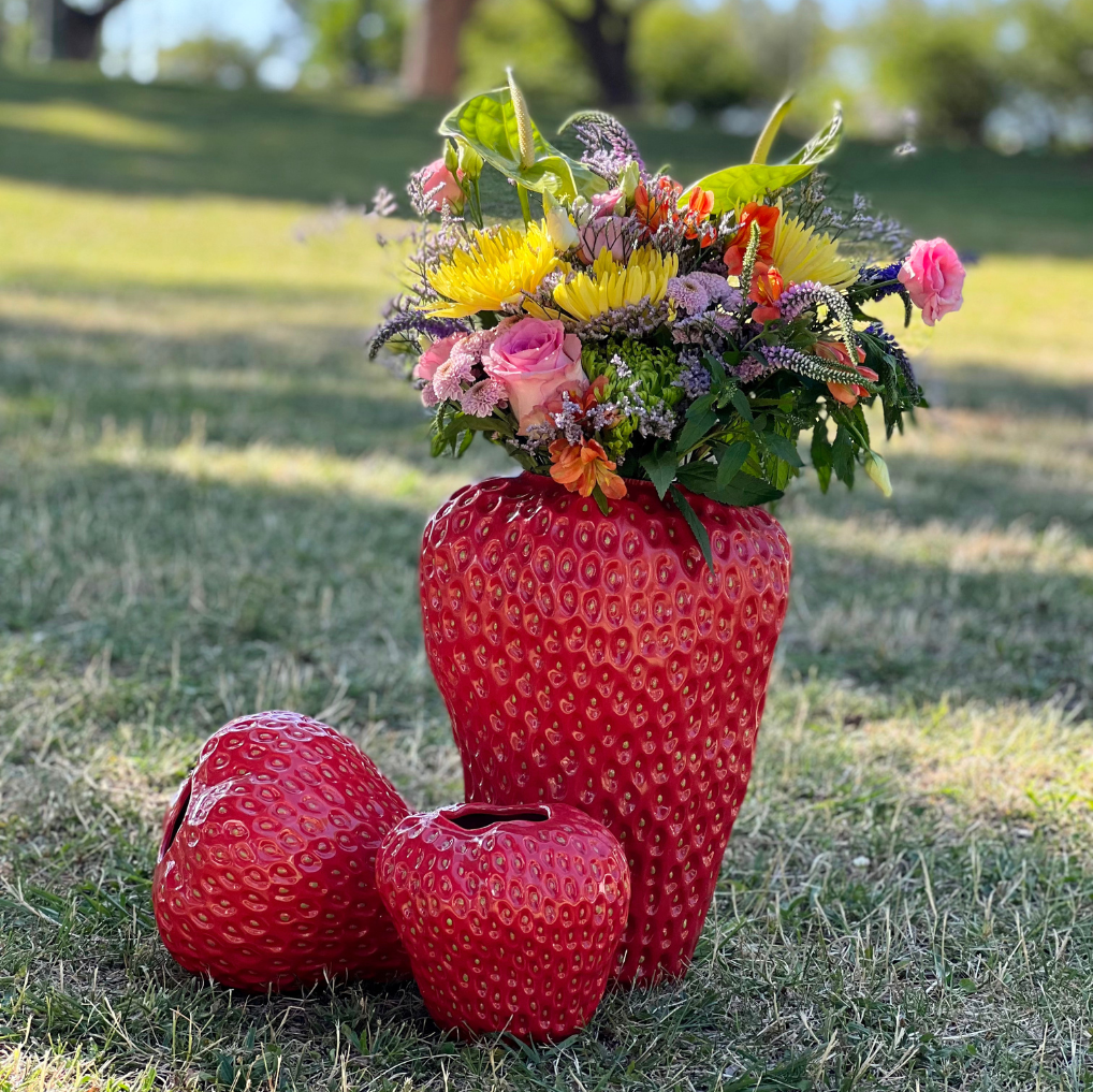 VASO DE MORANGO  L COM ARRANJO FLORAL VERÃO