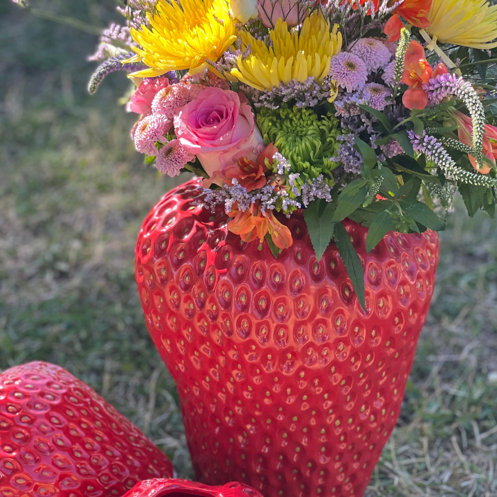 VASO DE MORANGO  L COM ARRANJO FLORAL VERÃO