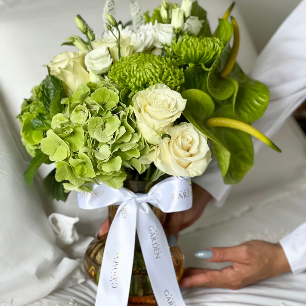 Vaso Amber da coleção Eleganzza com bouquet Viena