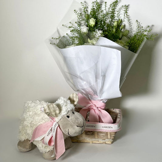 Bouquet campestre com Ovelhinha de Pelúcia