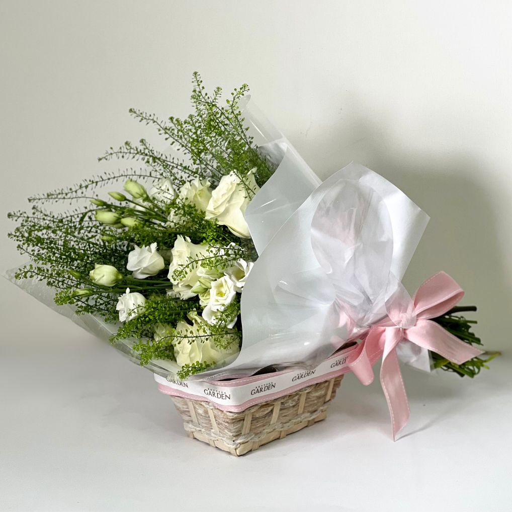 Bouquet campestre com Ovelhinha de Pelúcia