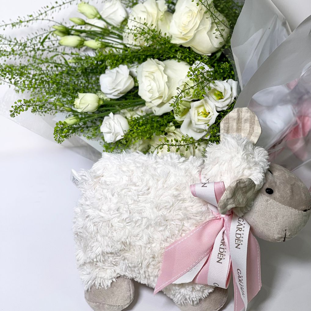Bouquet campestre com Ovelhinha de Pelúcia