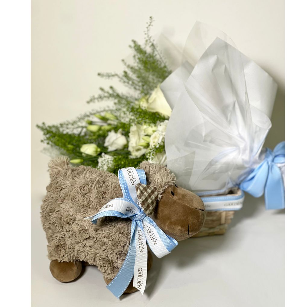 Bouquet campestre com Ovelhinha de Pelúcia