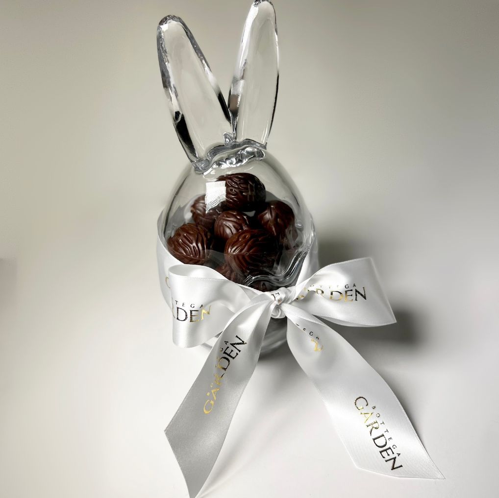 Cachepô de cristal com orelhas de coelho e 200g de chocolates