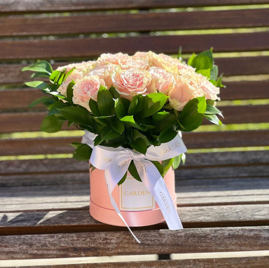 BOX CLARA COM 20 ROSAS COR DE ROSA