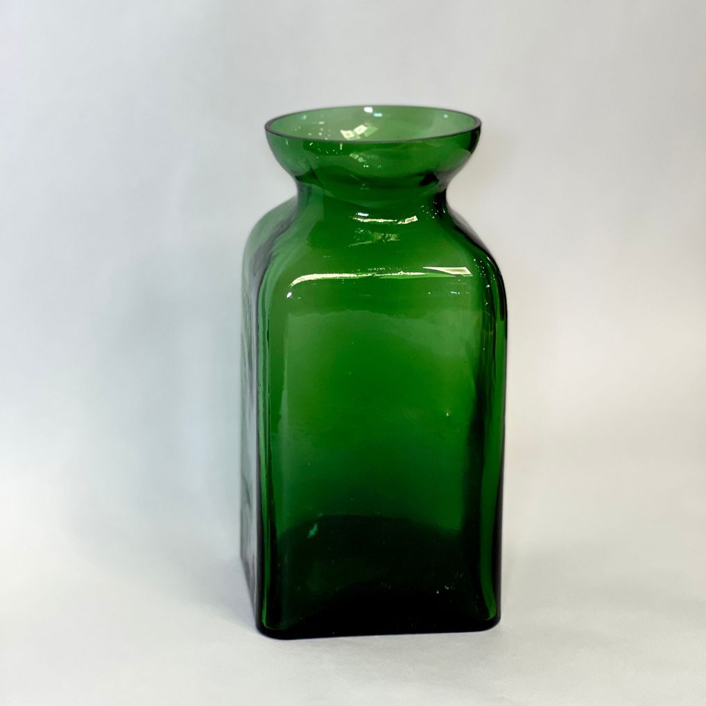 MUSGO VASE